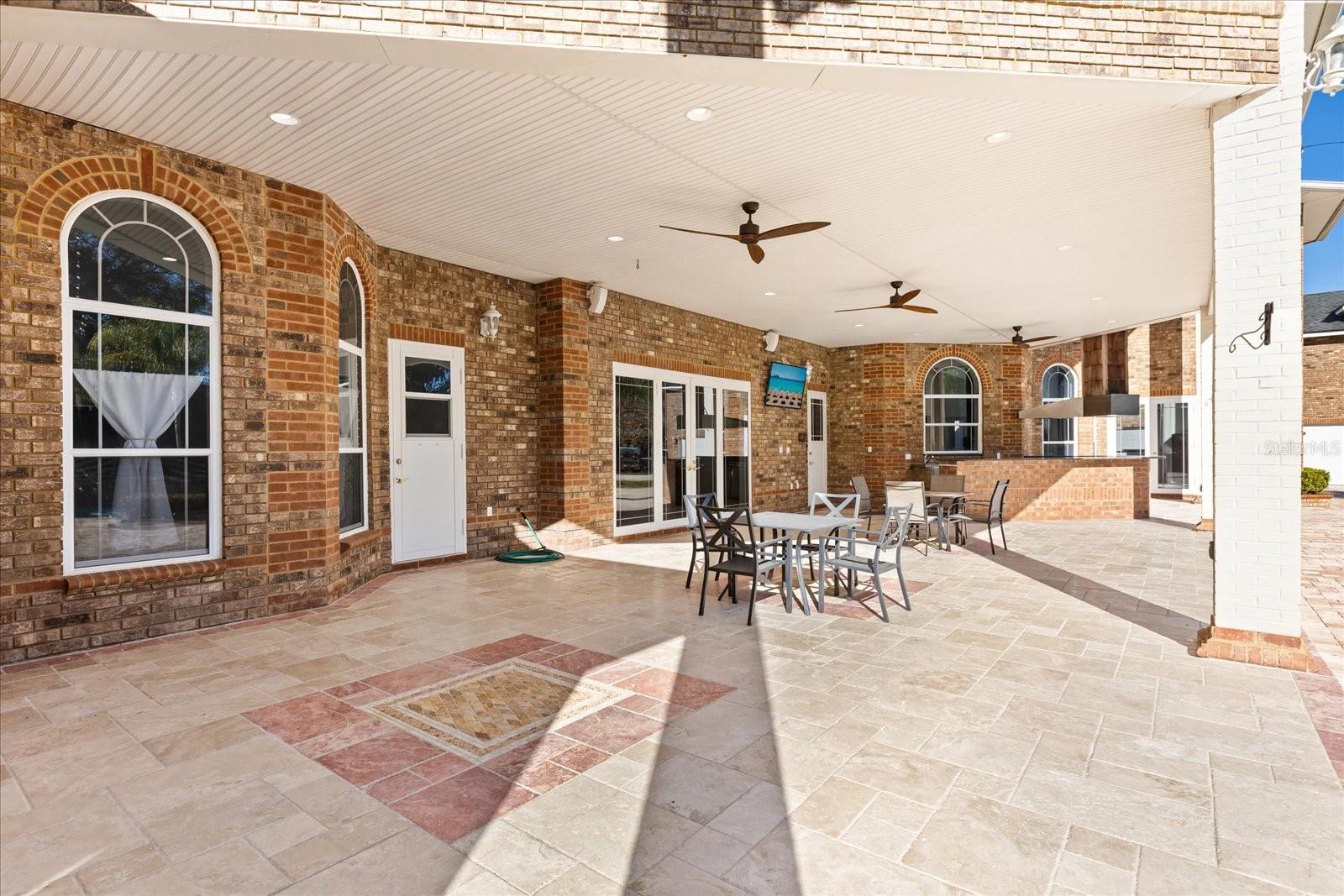 O6371035 Property Photo