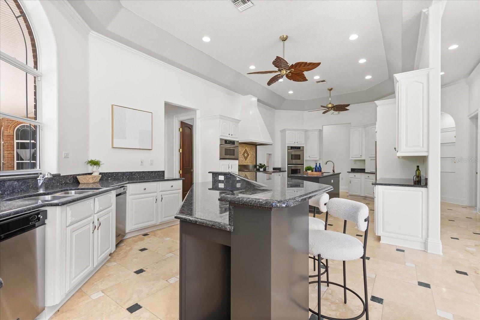 O6371035 Property Photo