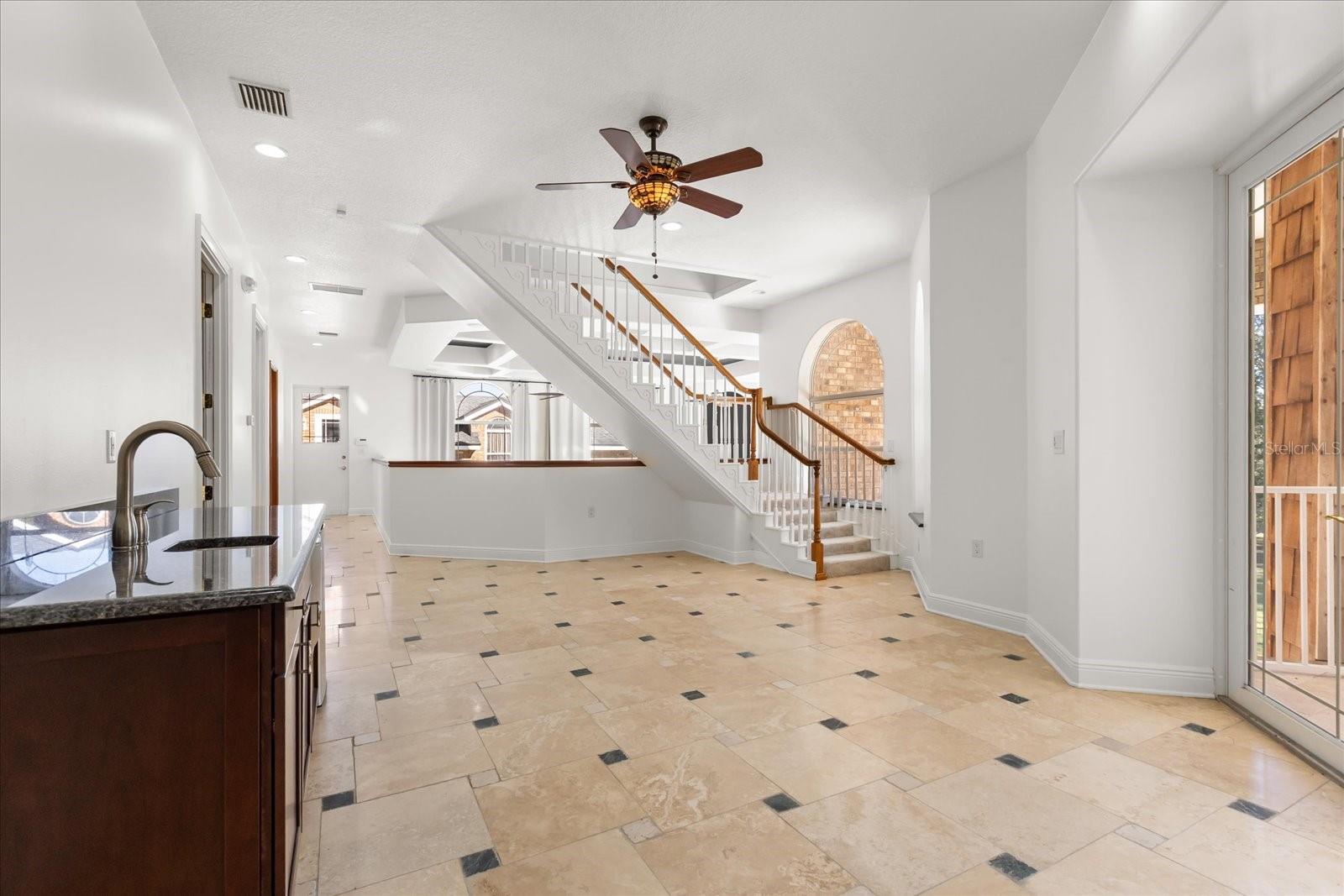 O6371035 Property Photo