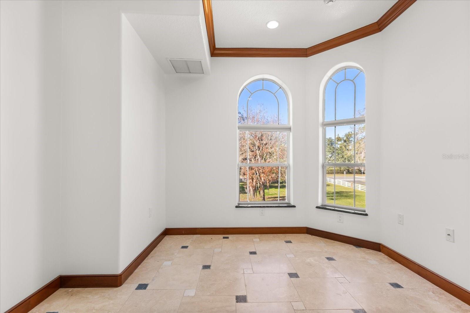 O6371035 Property Photo