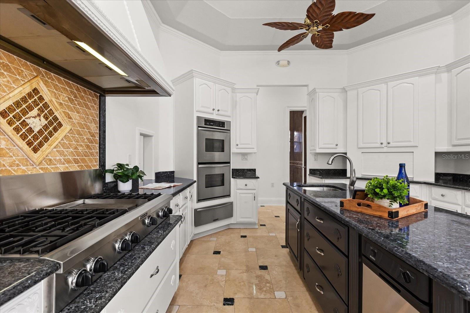 O6371035 Property Photo