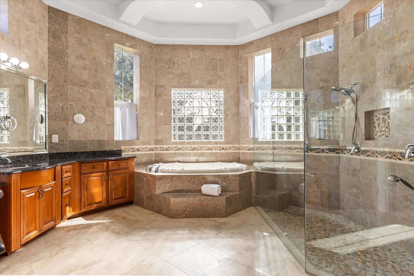 O6371035 Property Photo