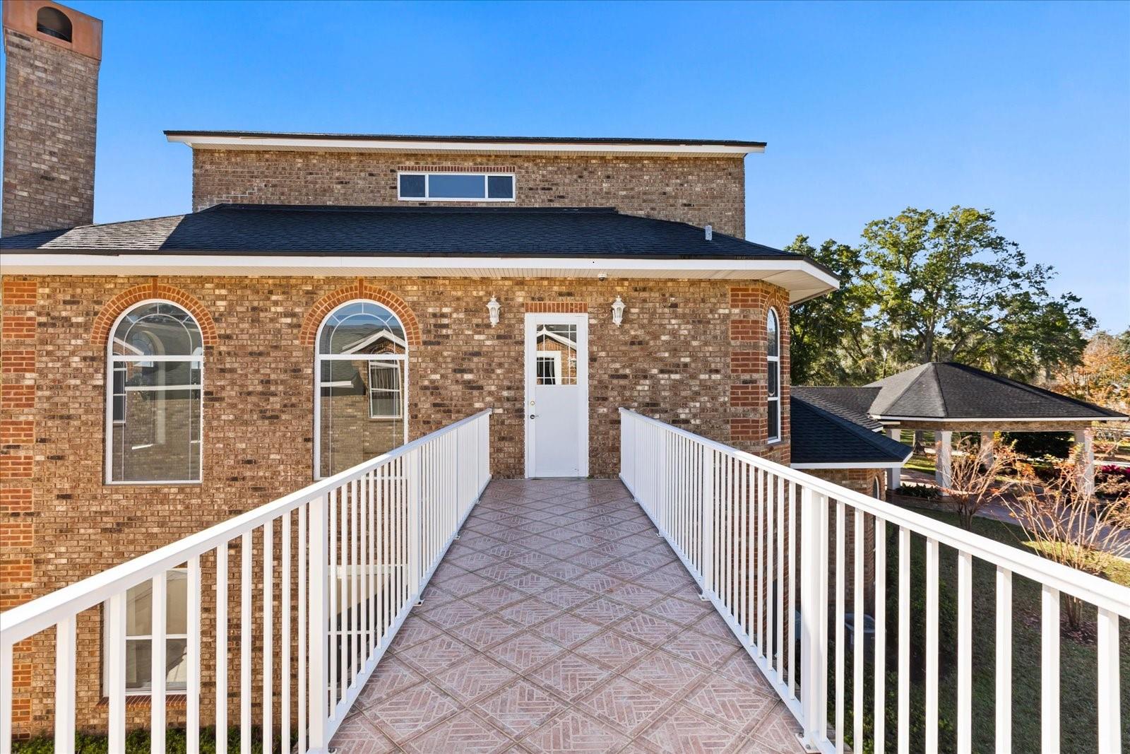 O6371035 Property Photo