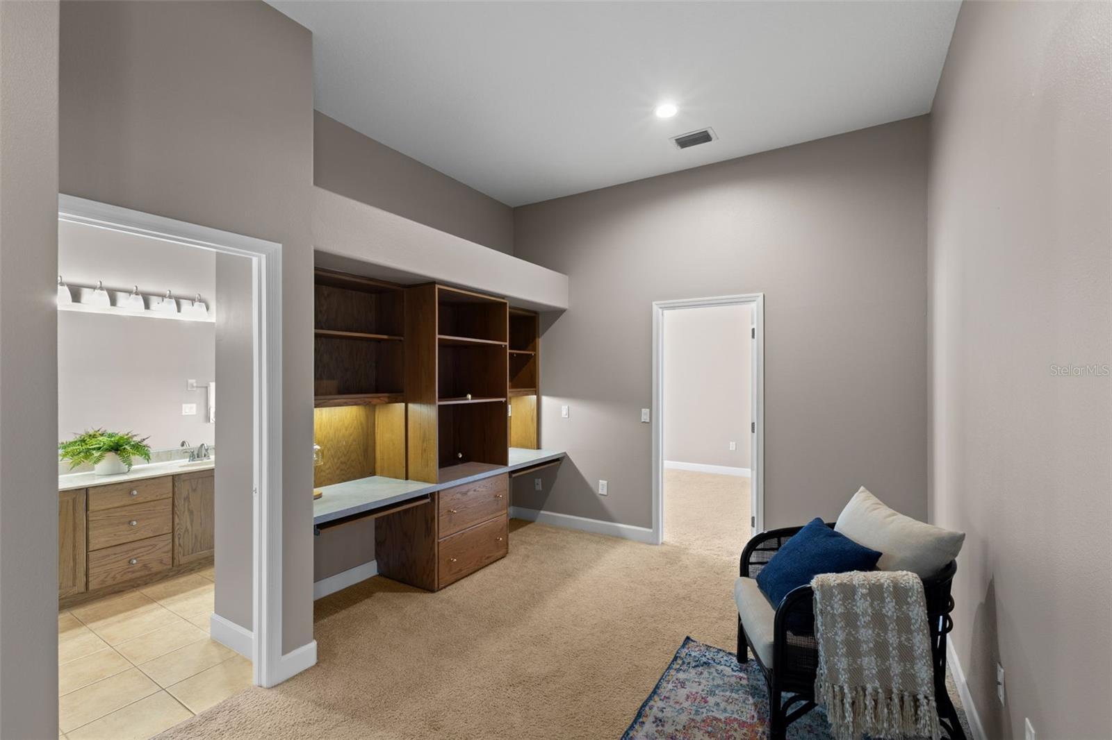 Foyer to 2 bedrooms (bonus space)