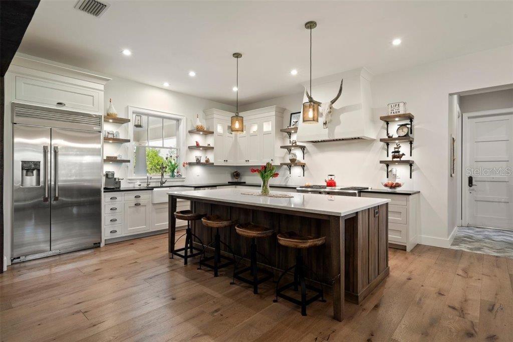 A4676955 Property Photo