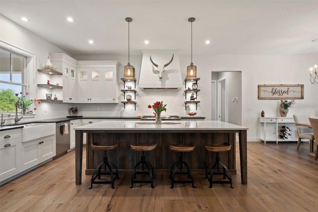 A4676955 Property Photo