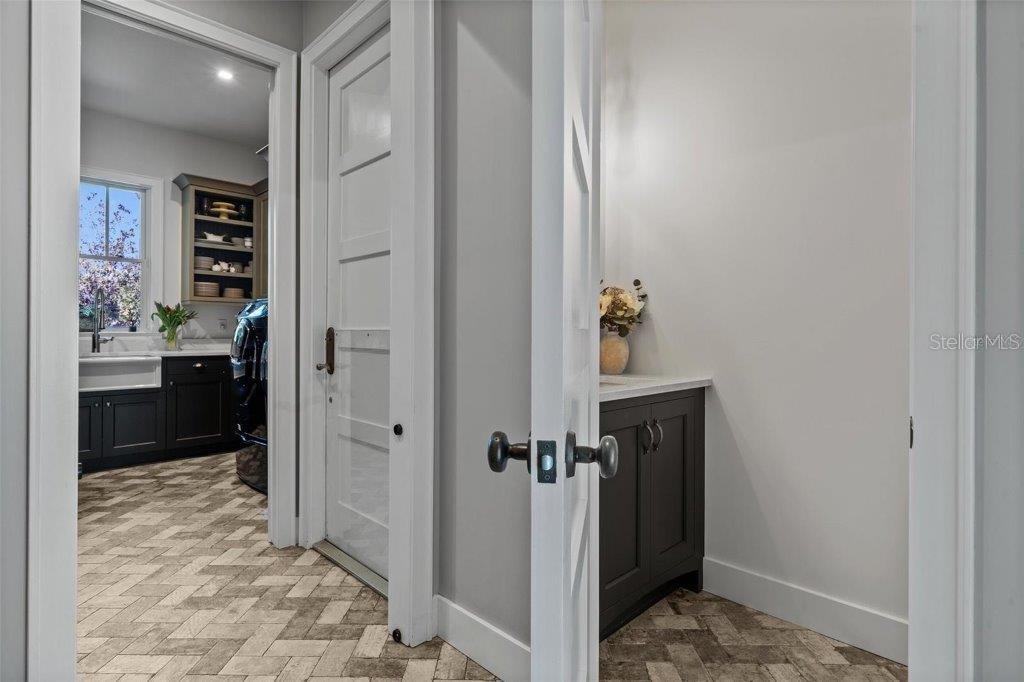 A4676955 Property Photo