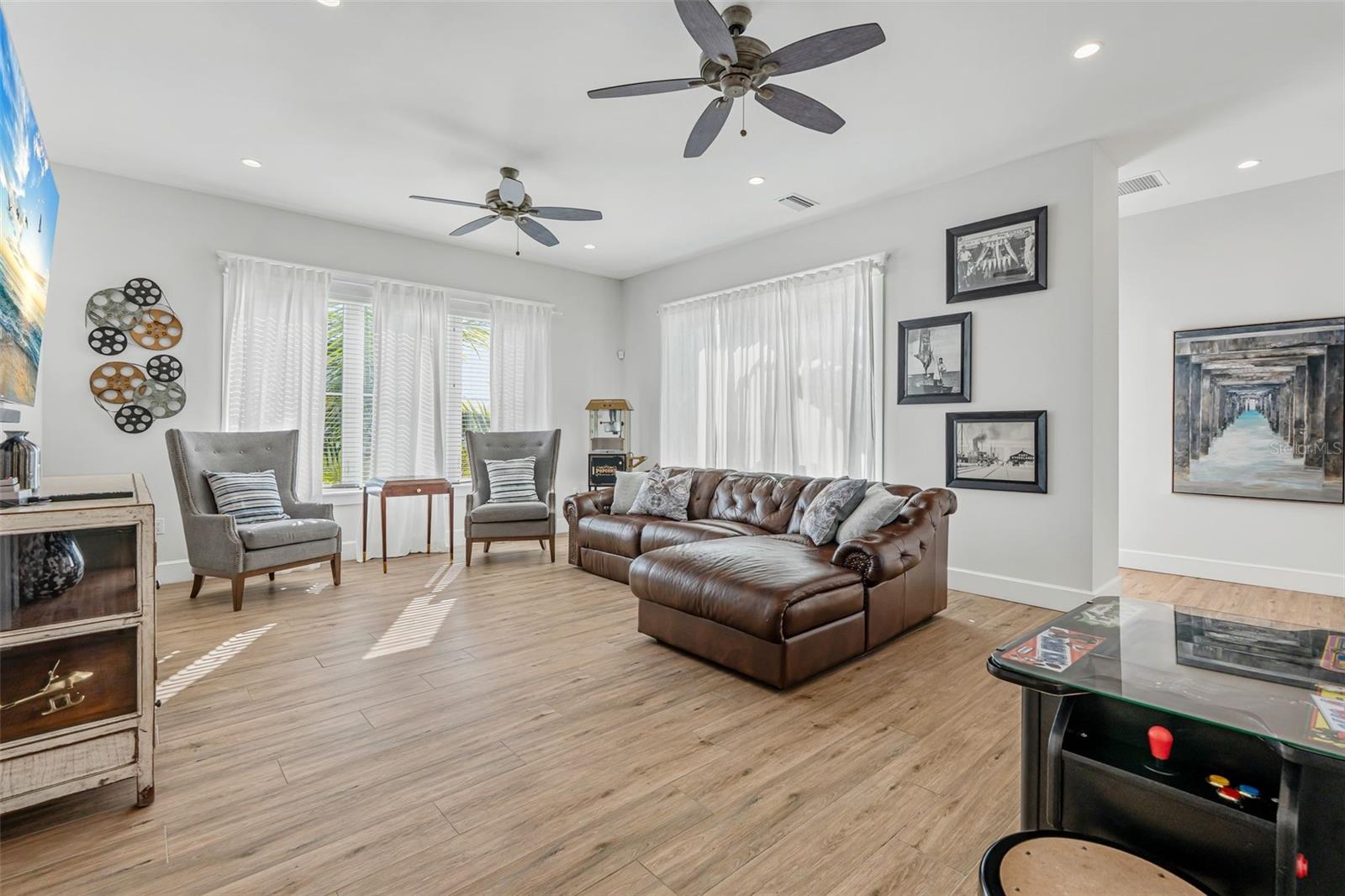 A4676956 Property Photo