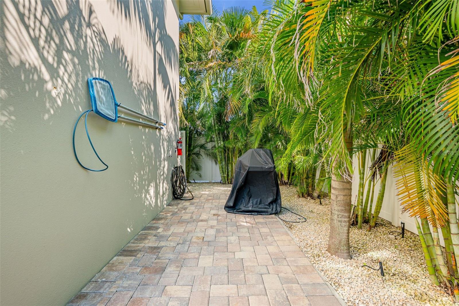 A4676956 Property Photo