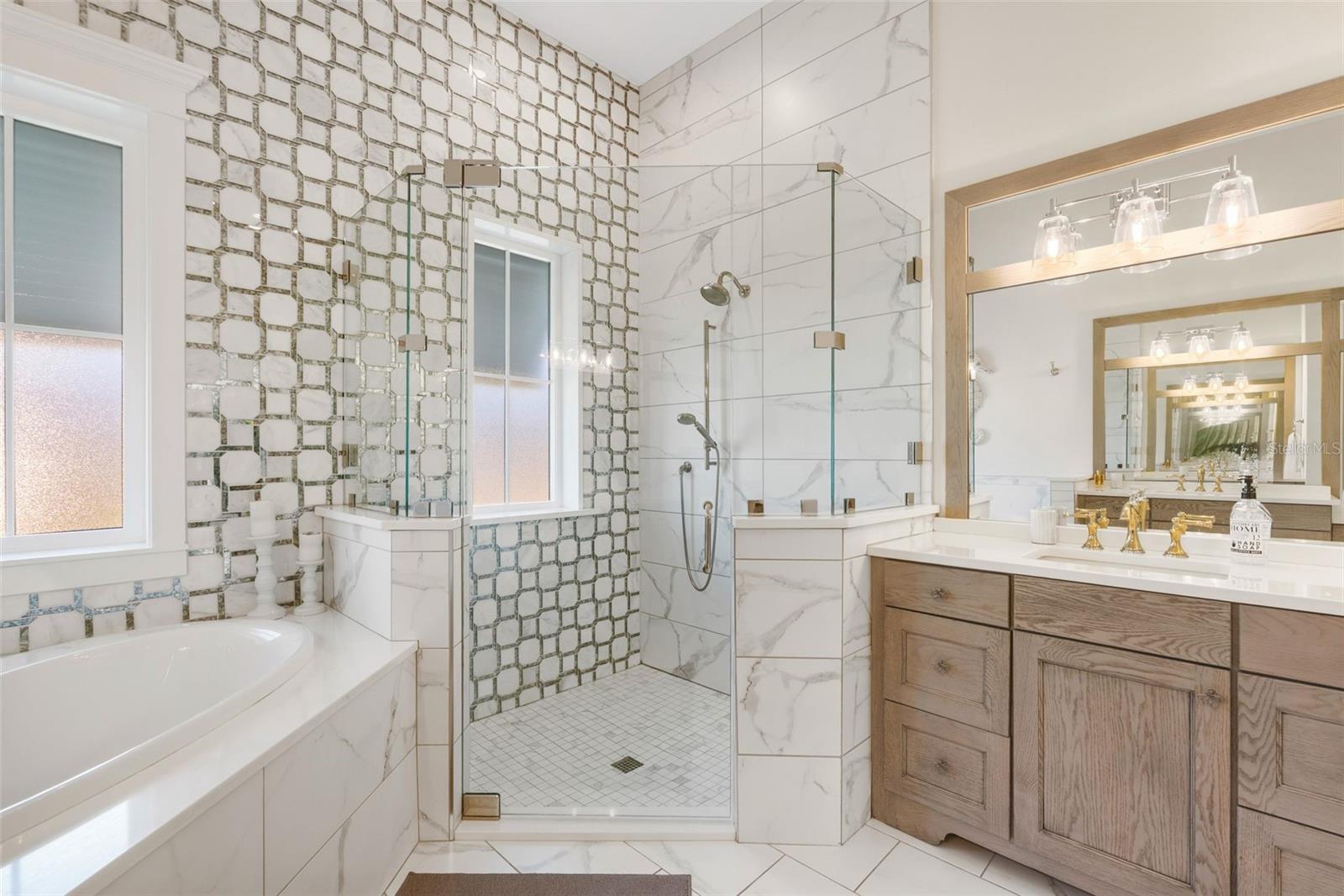 A4676956 Property Photo