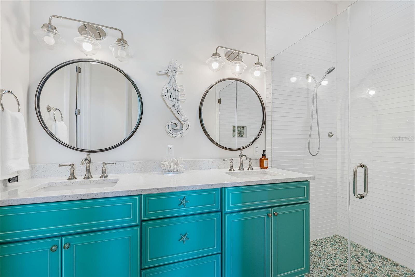 A4676956 Property Photo