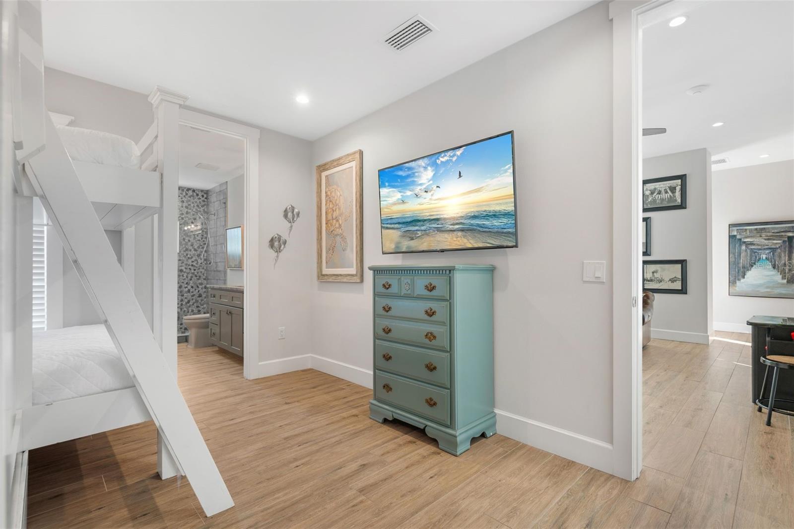 A4676956 Property Photo