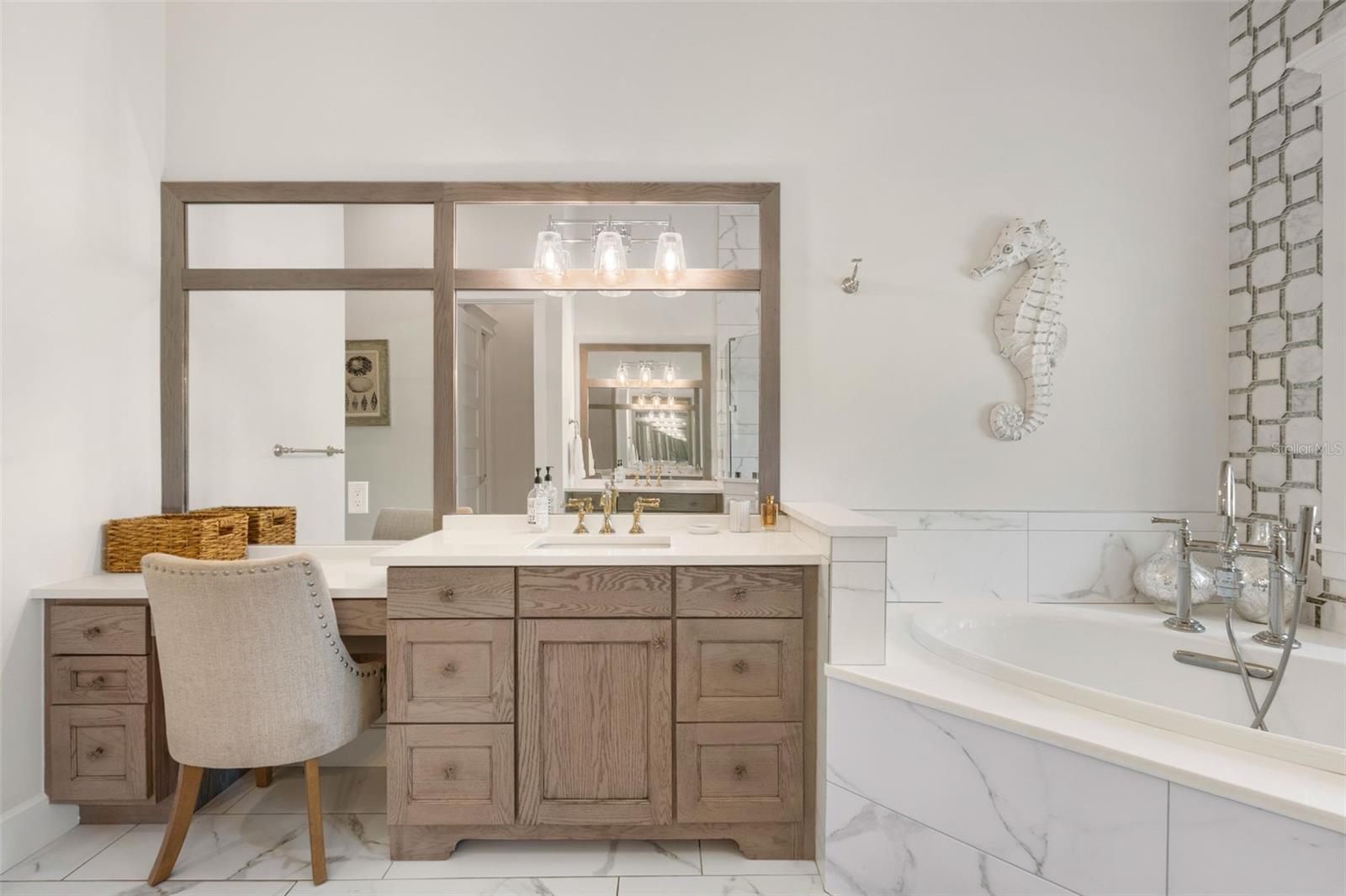 A4676956 Property Photo