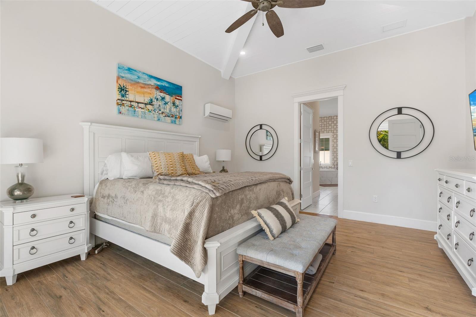 A4676956 Property Photo