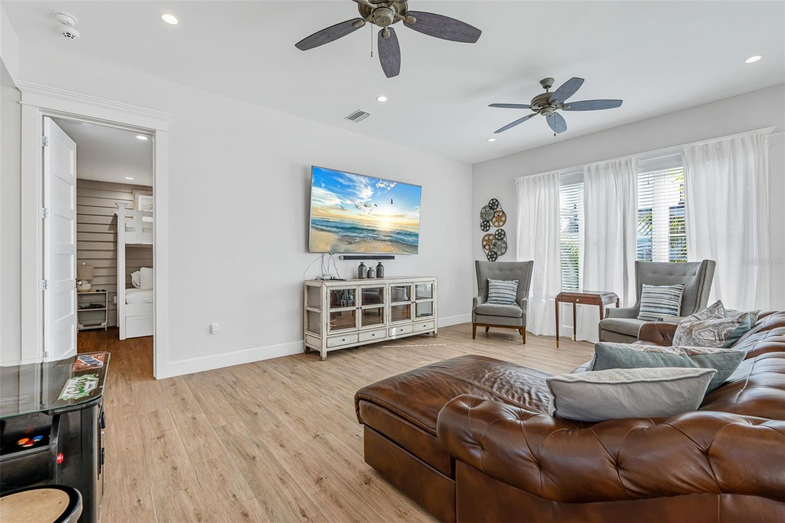 A4676956 Property Photo