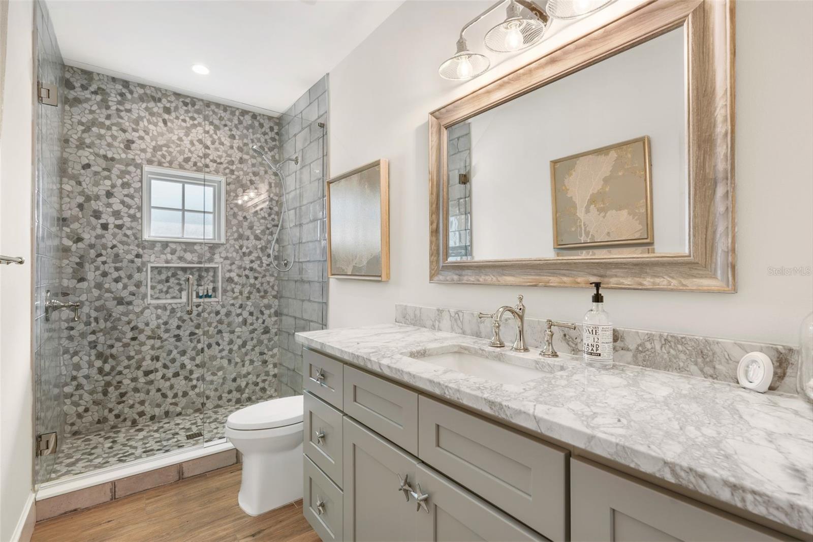 A4676956 Property Photo