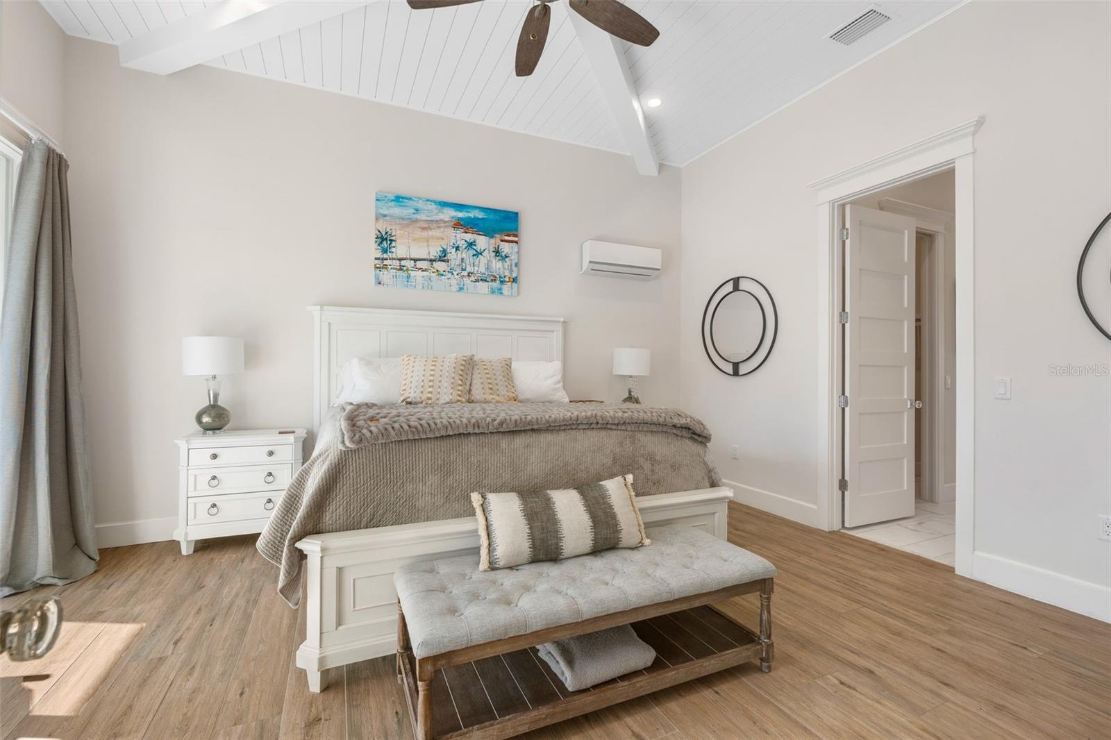 A4676956 Property Photo