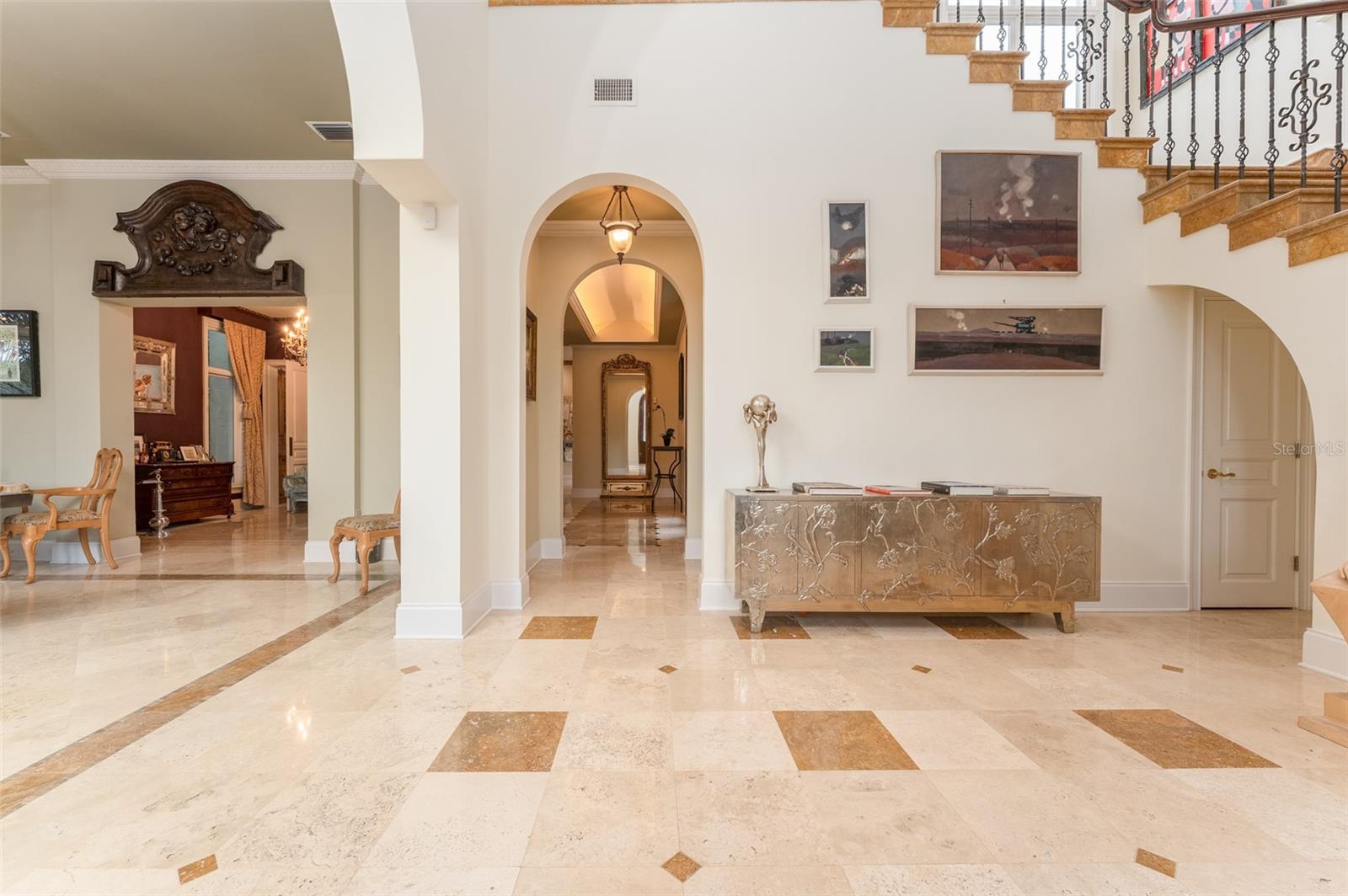 TB8461093 Property Photo