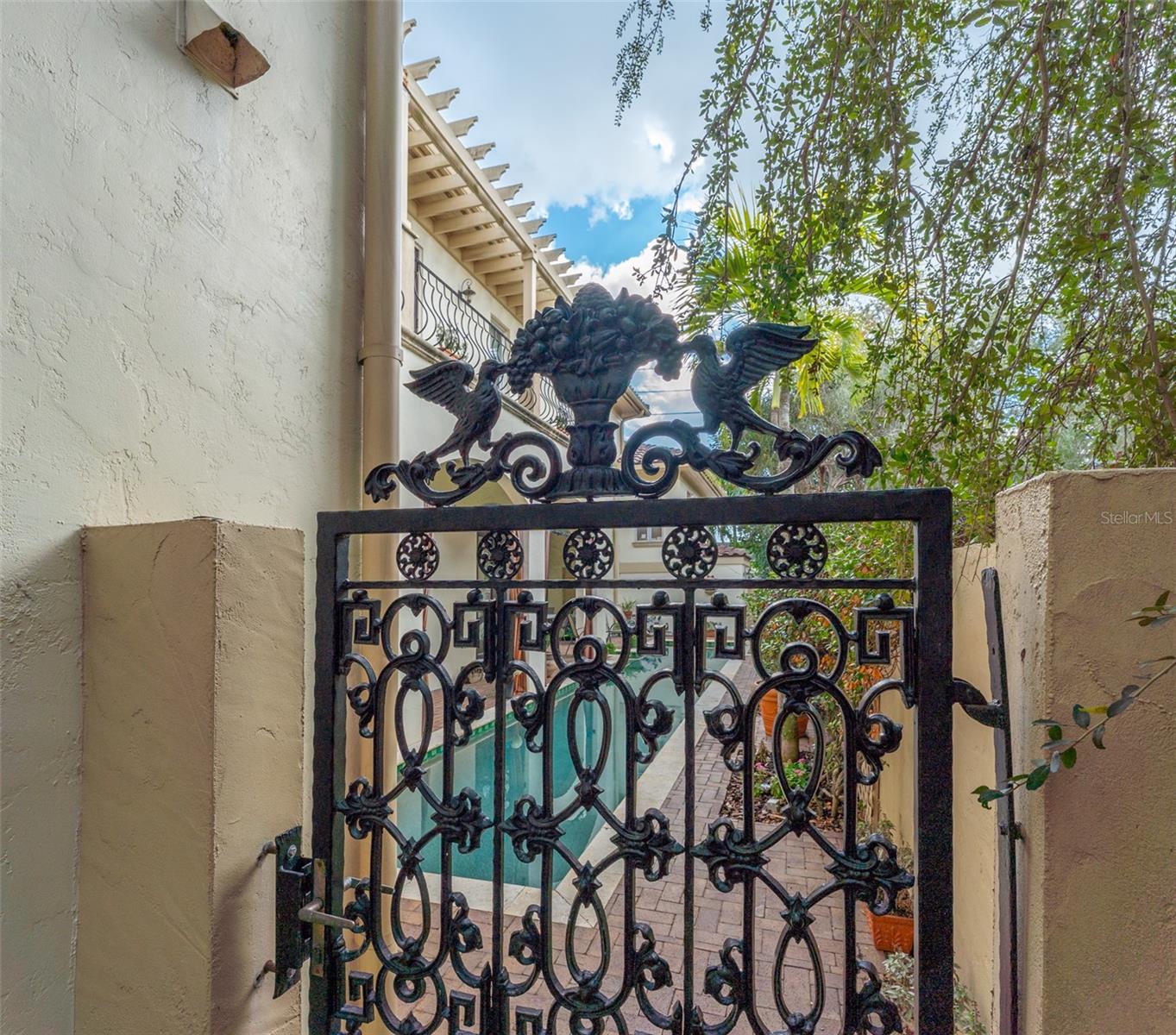 TB8461093 Property Photo