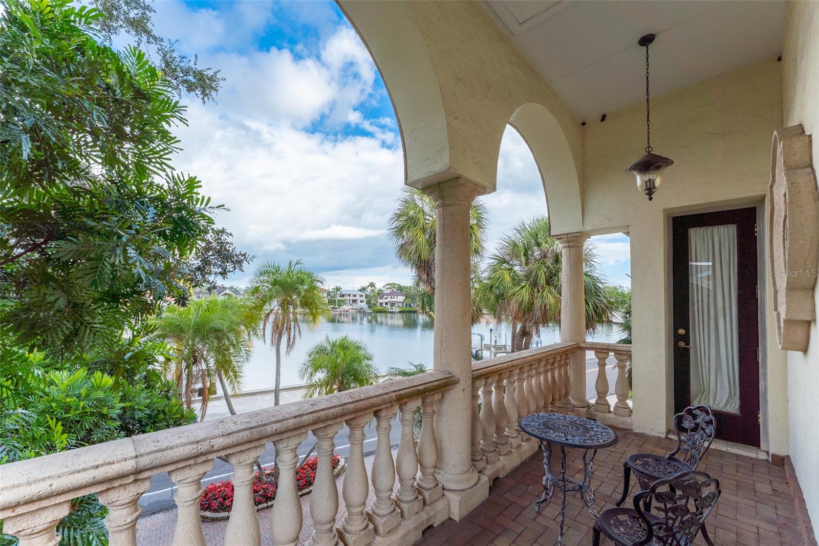 TB8461093 Property Photo