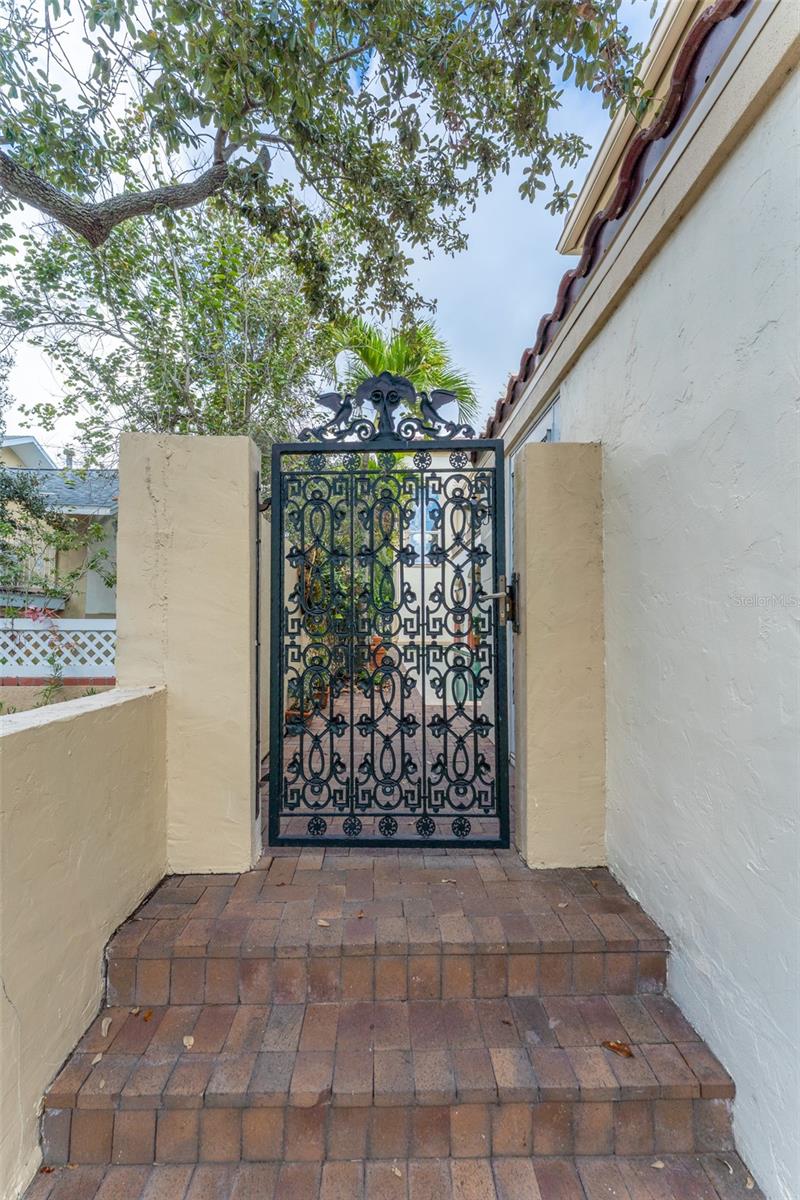 TB8461093 Property Photo