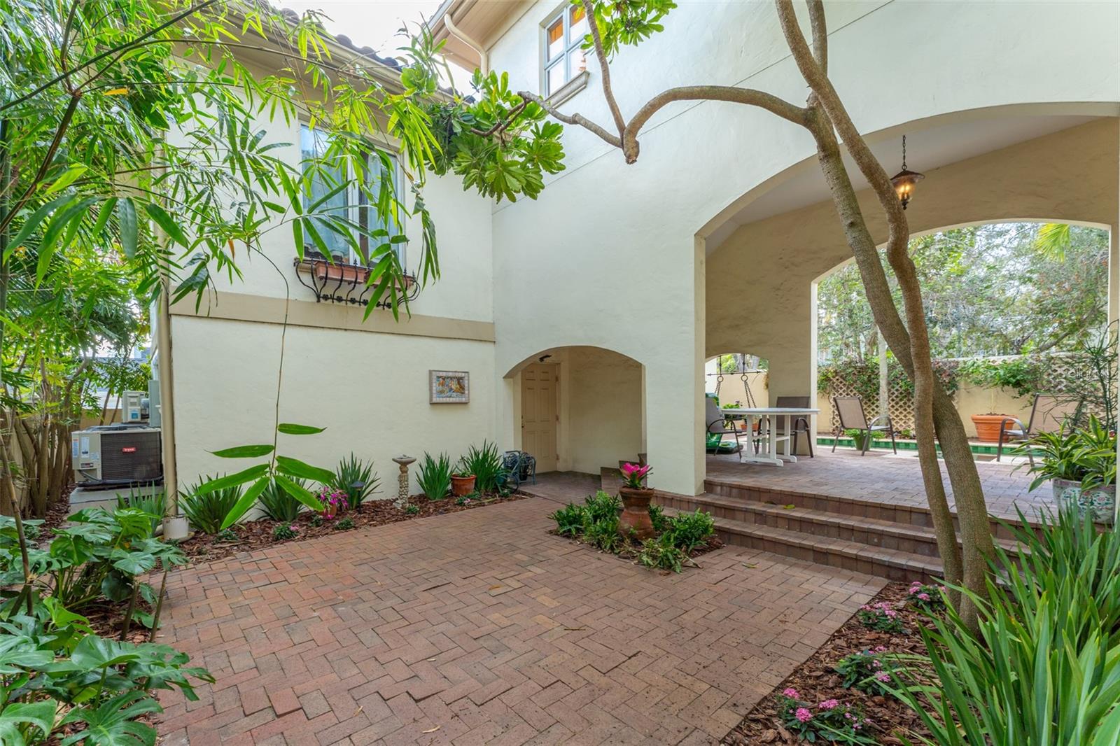 TB8461093 Property Photo