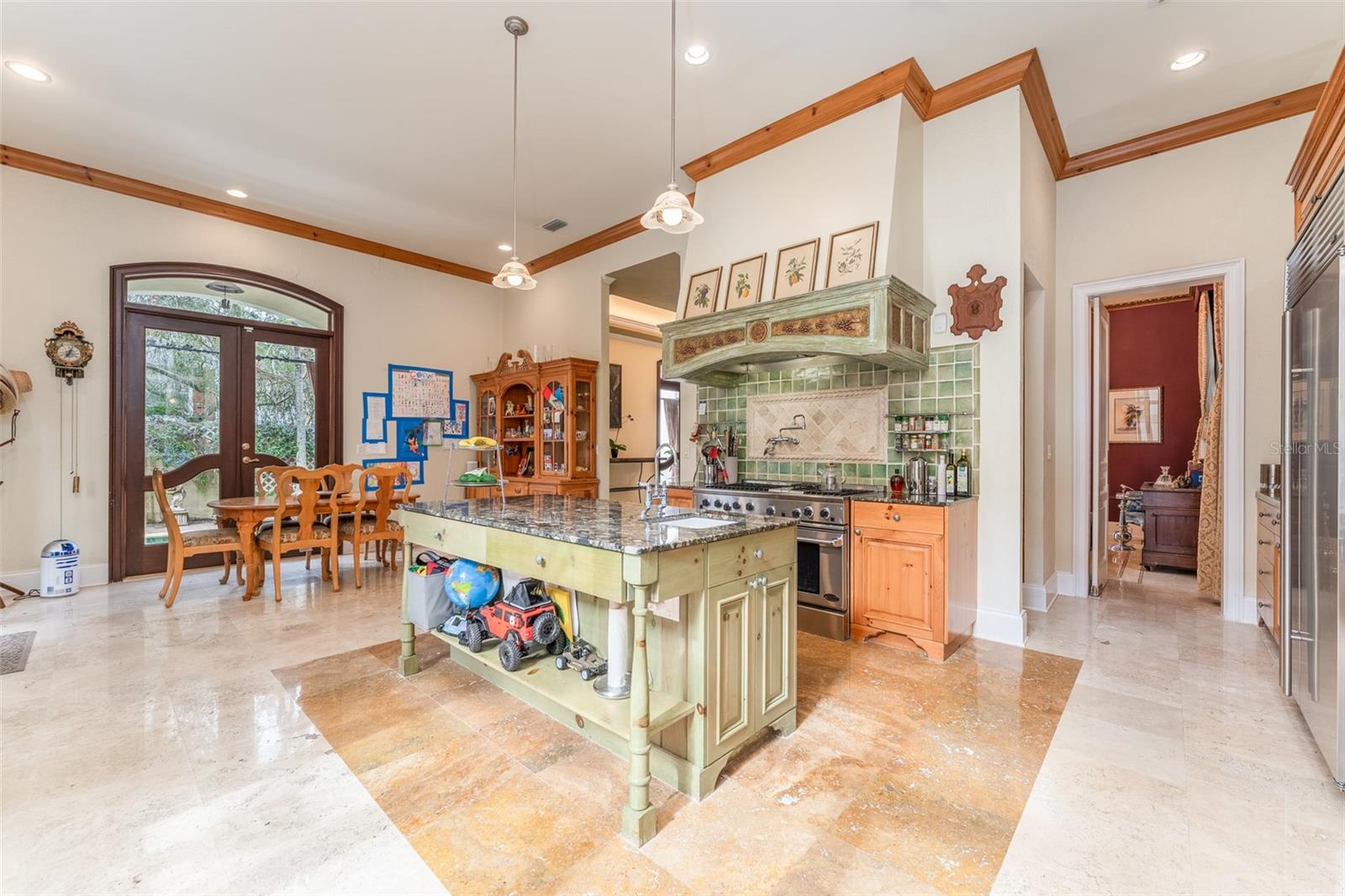 TB8461093 Property Photo