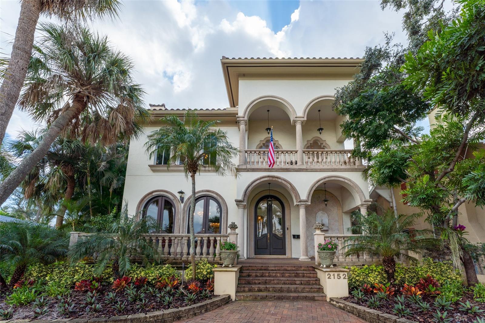 TB8461093 Property Photo