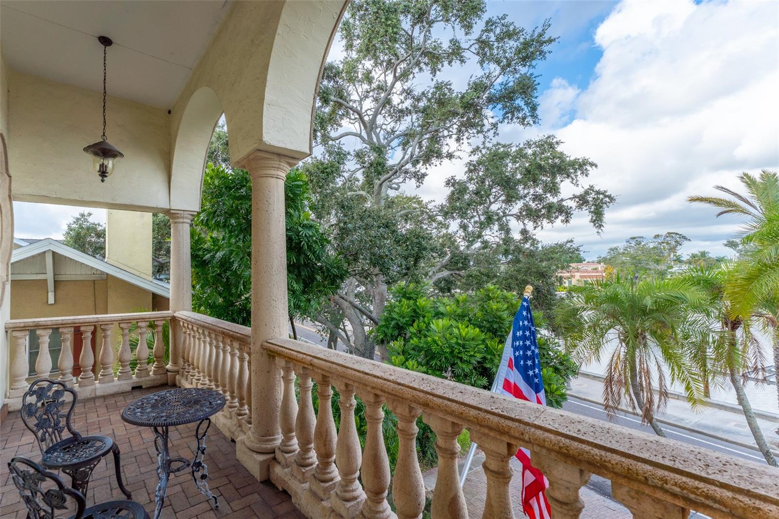 TB8461093 Property Photo