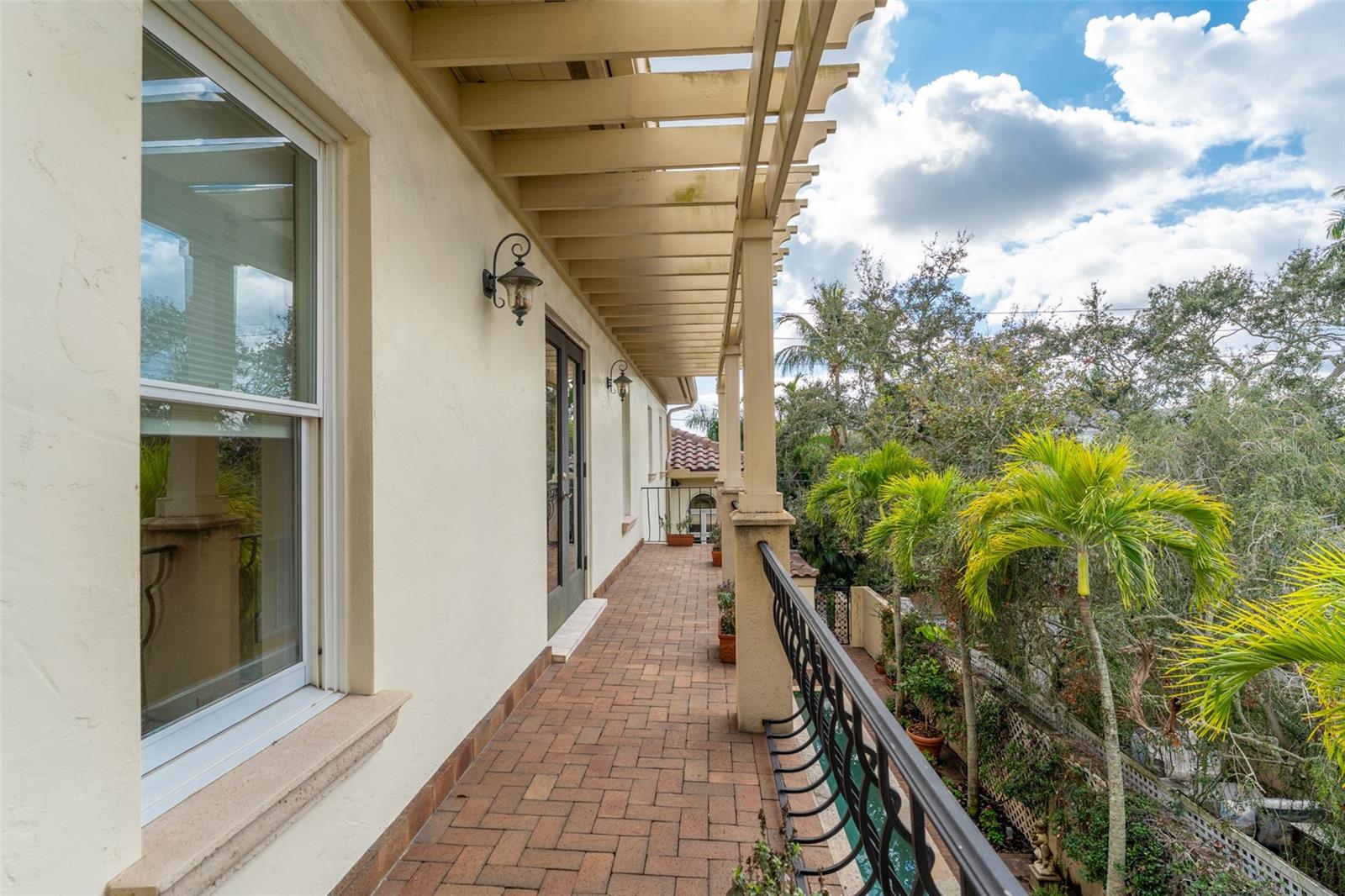 TB8461093 Property Photo