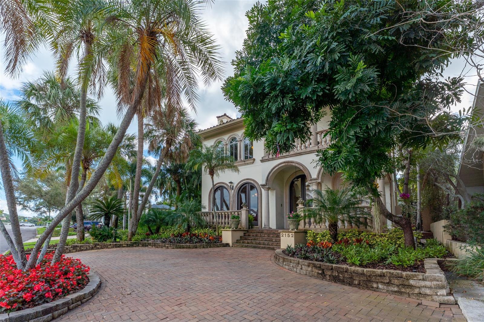 TB8461093 Property Photo