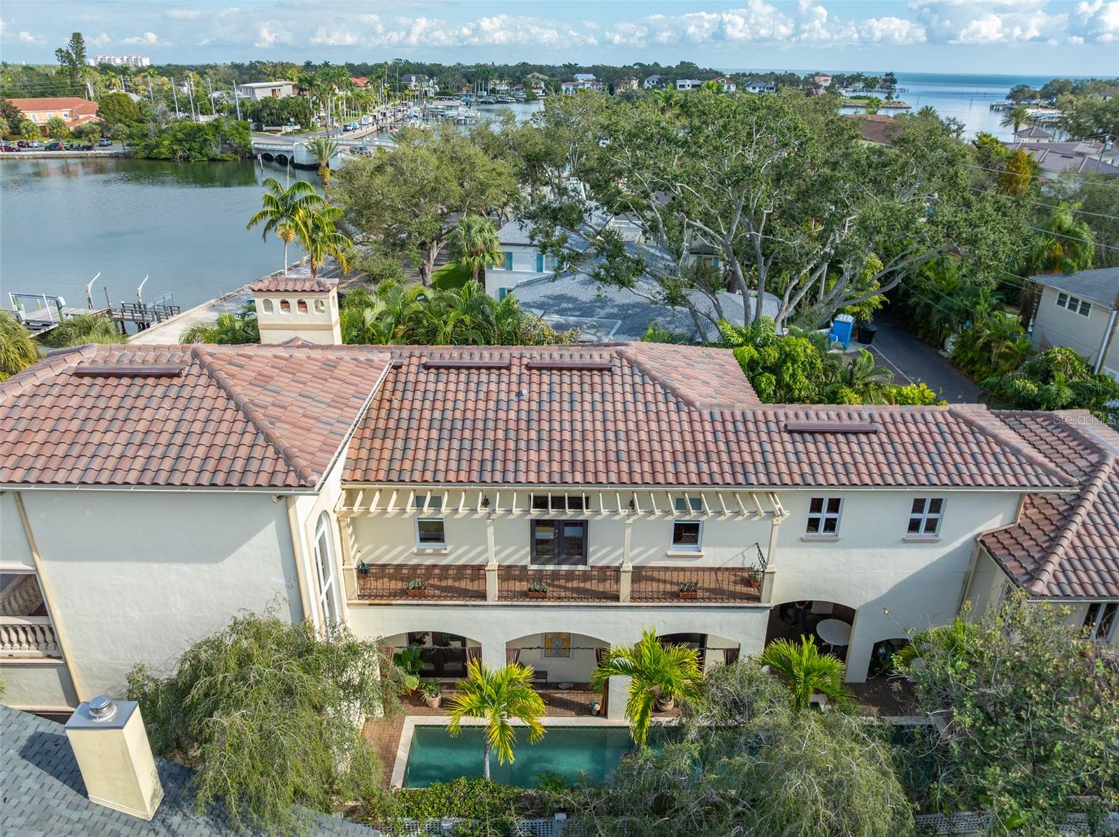 TB8461093 Property Photo