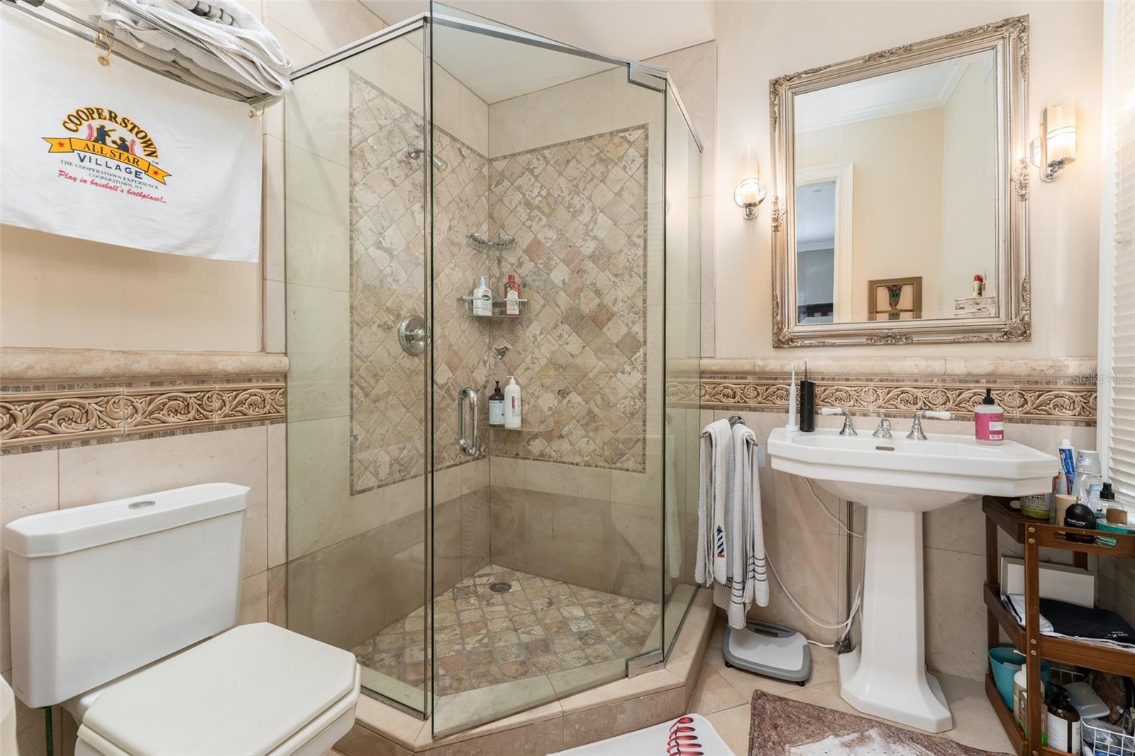 TB8461093 Property Photo