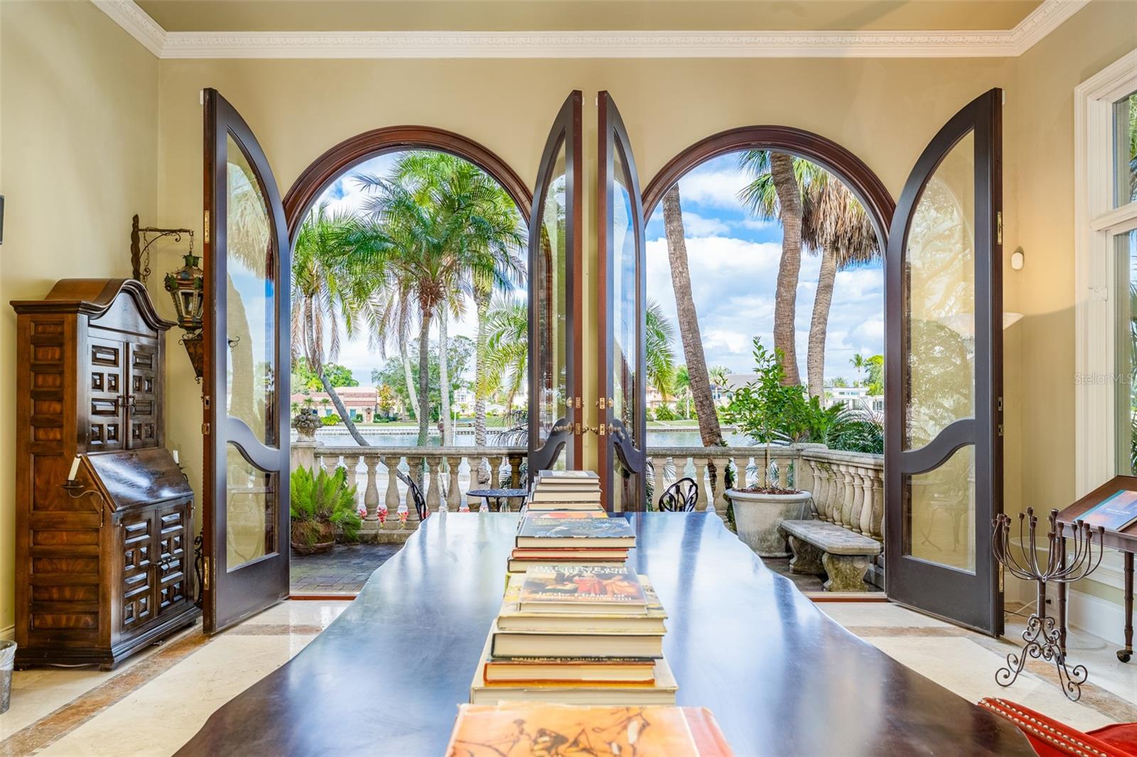 TB8461093 Property Photo