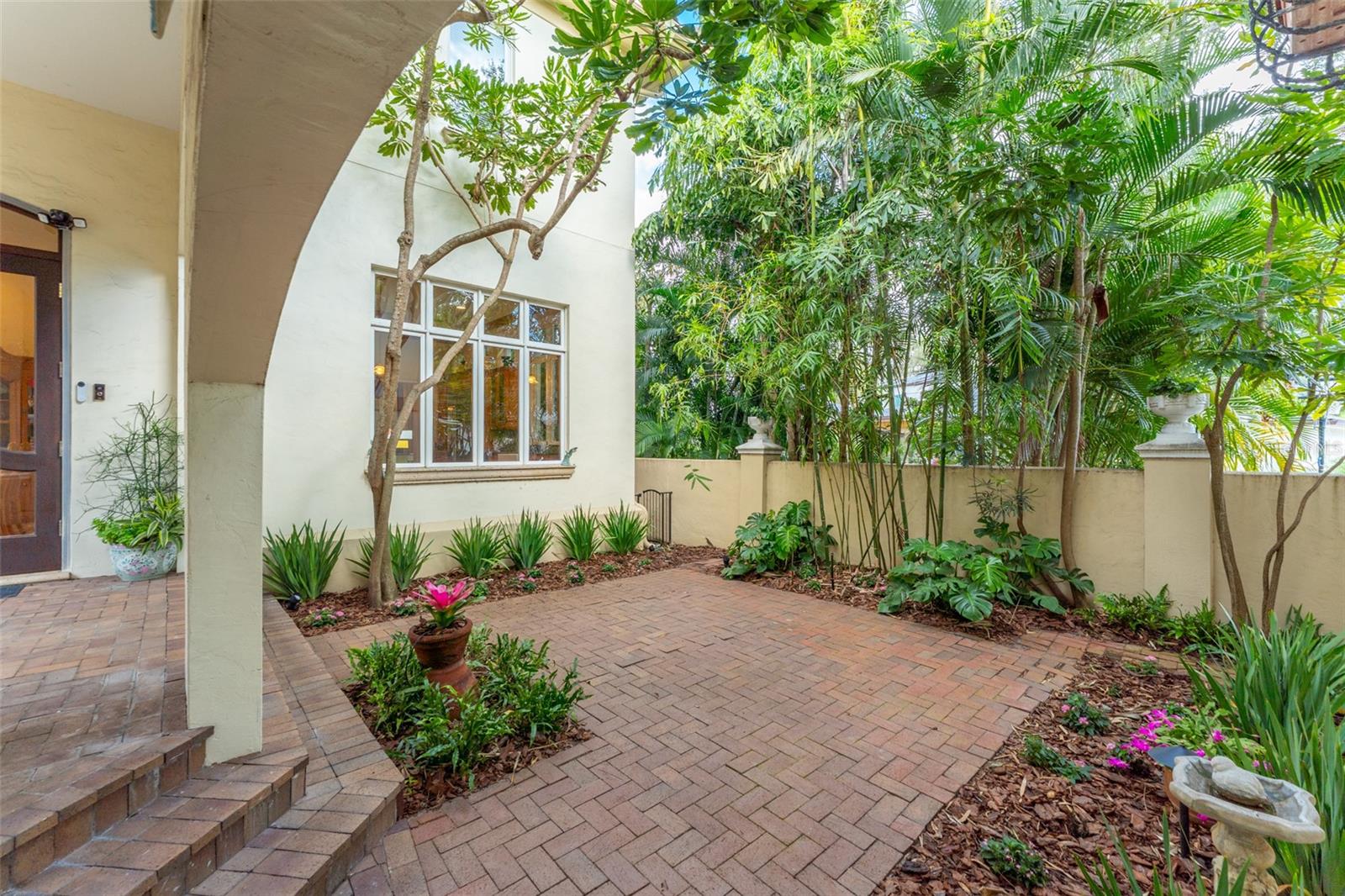 TB8461093 Property Photo