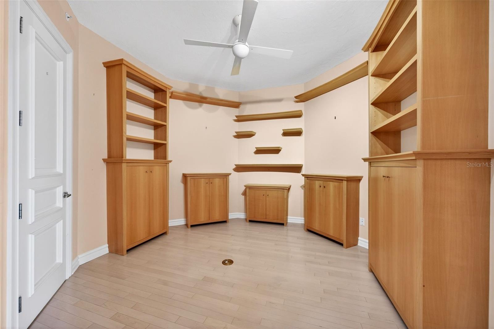 A4676977 Property Photo