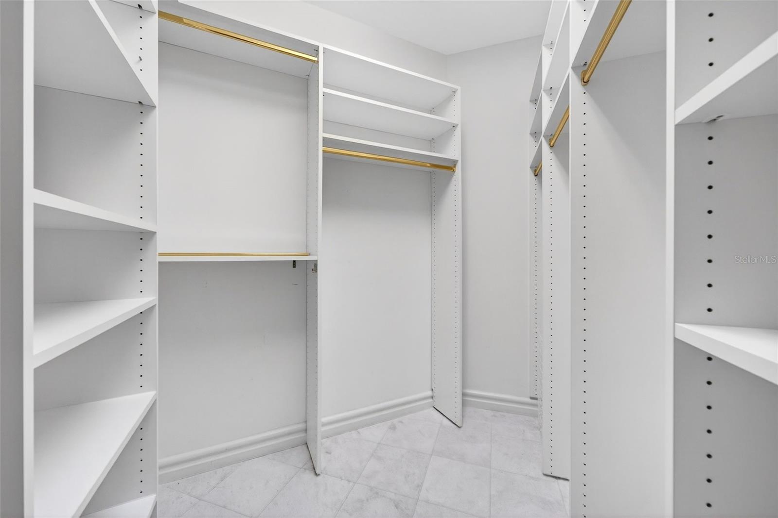 A4676977 Property Photo