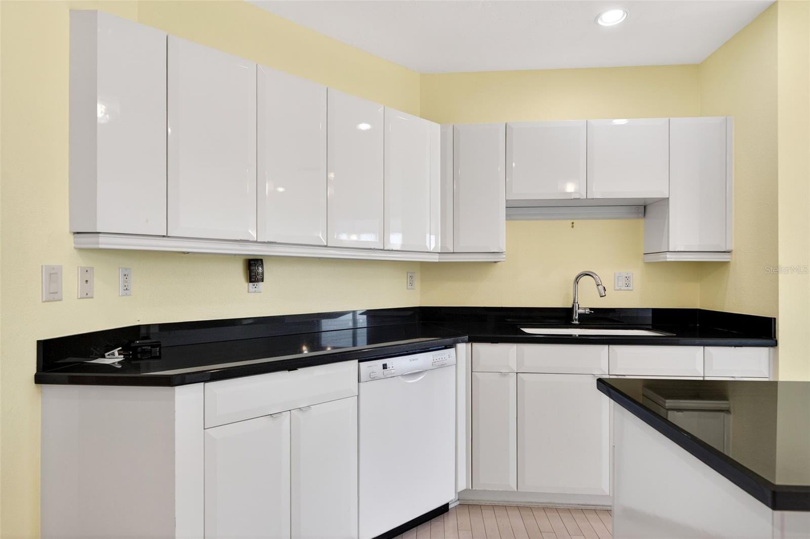 A4676977 Property Photo