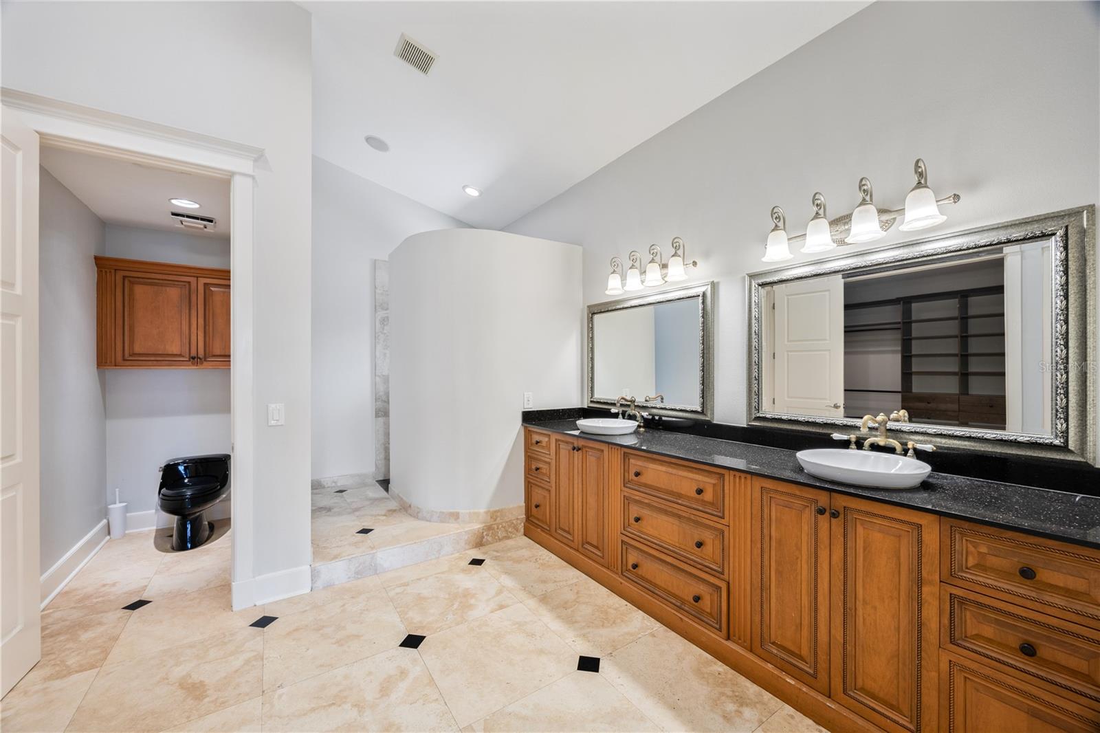 TB8461208 Property Photo