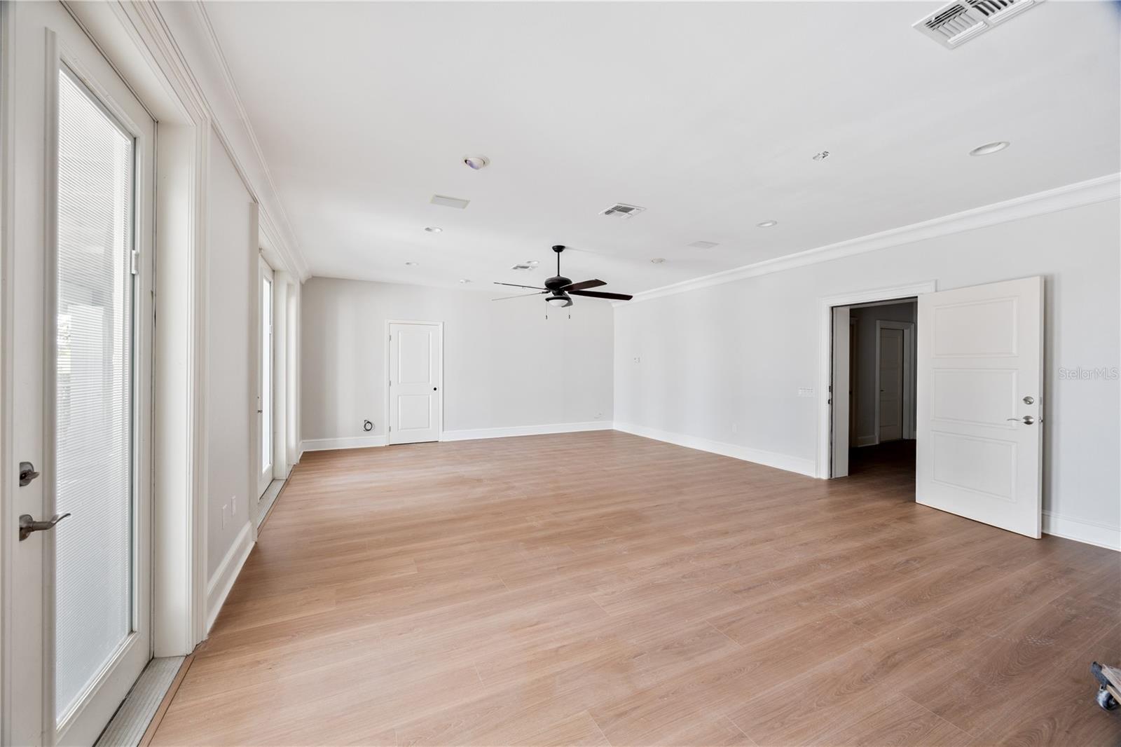 TB8461208 Property Photo