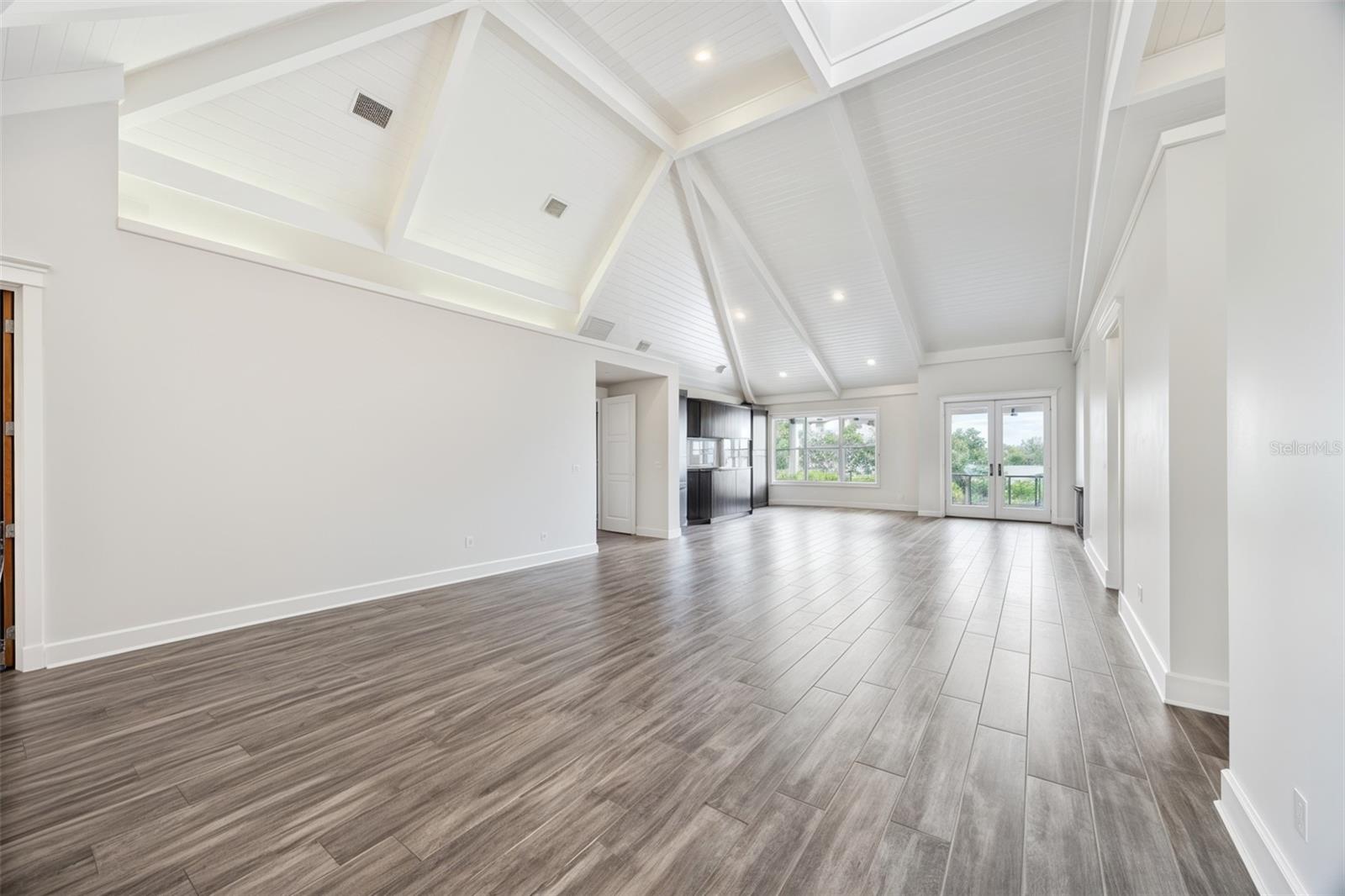 TB8461208 Property Photo