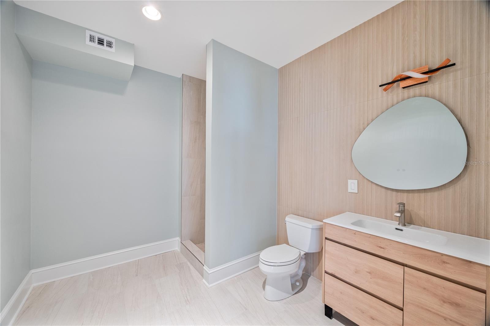 TB8461208 Property Photo