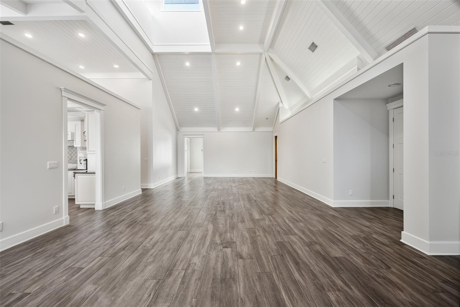 TB8461208 Property Photo