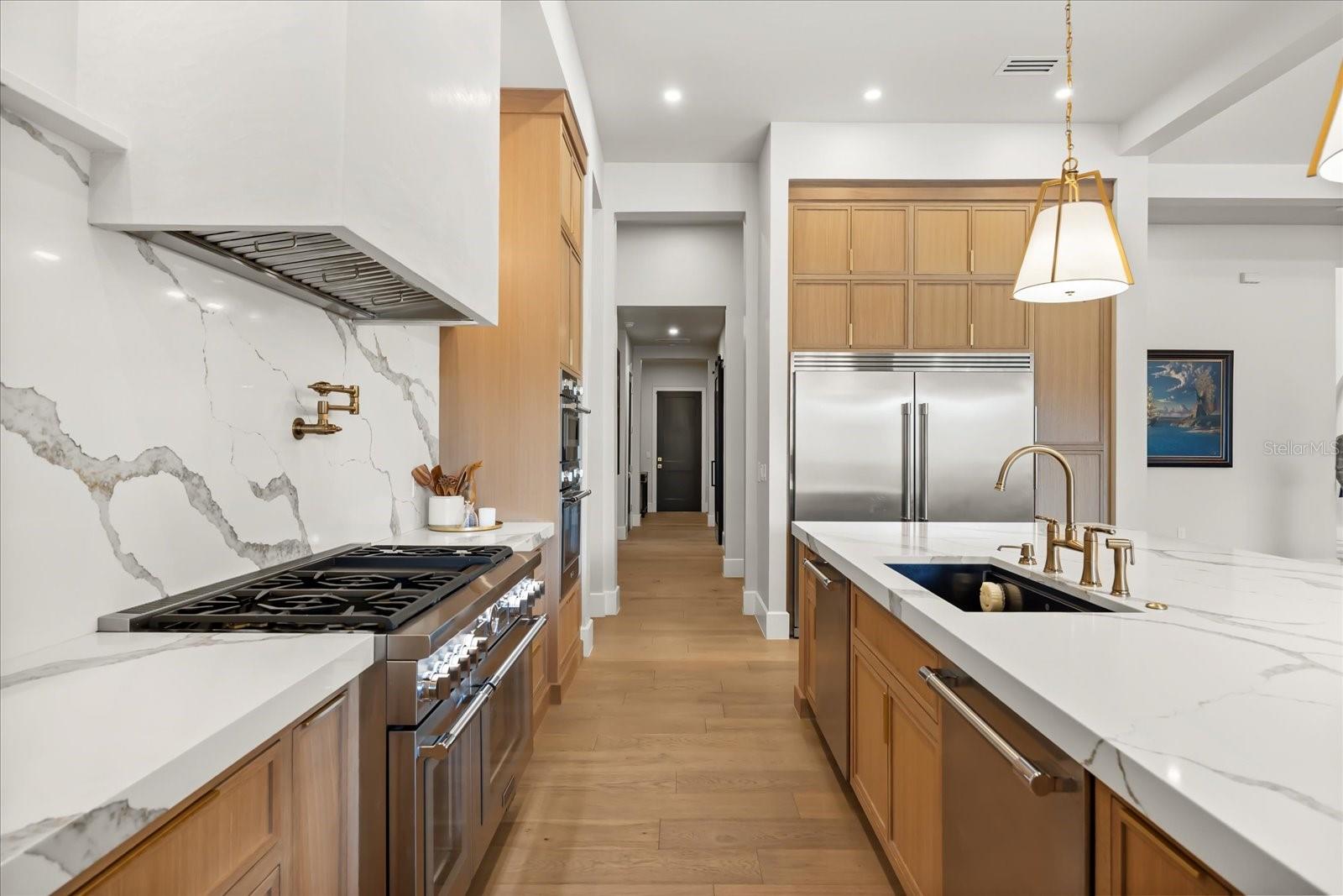 O6371168 Property Photo