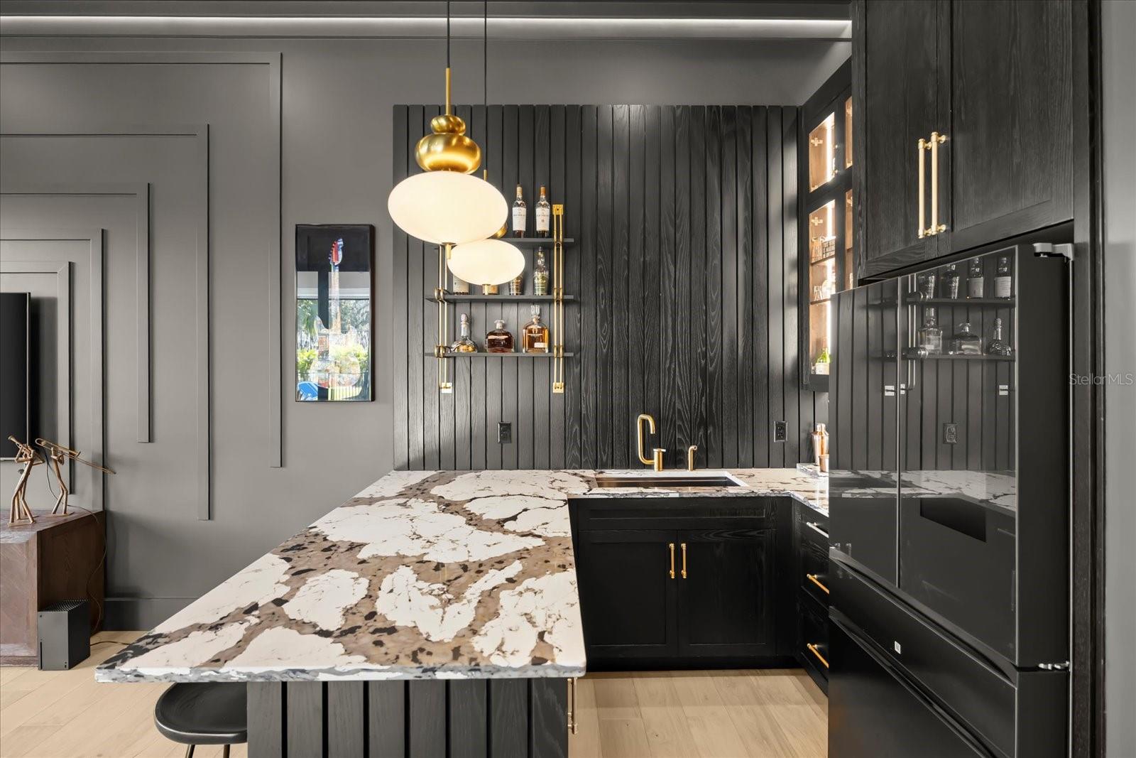 O6371168 Property Photo