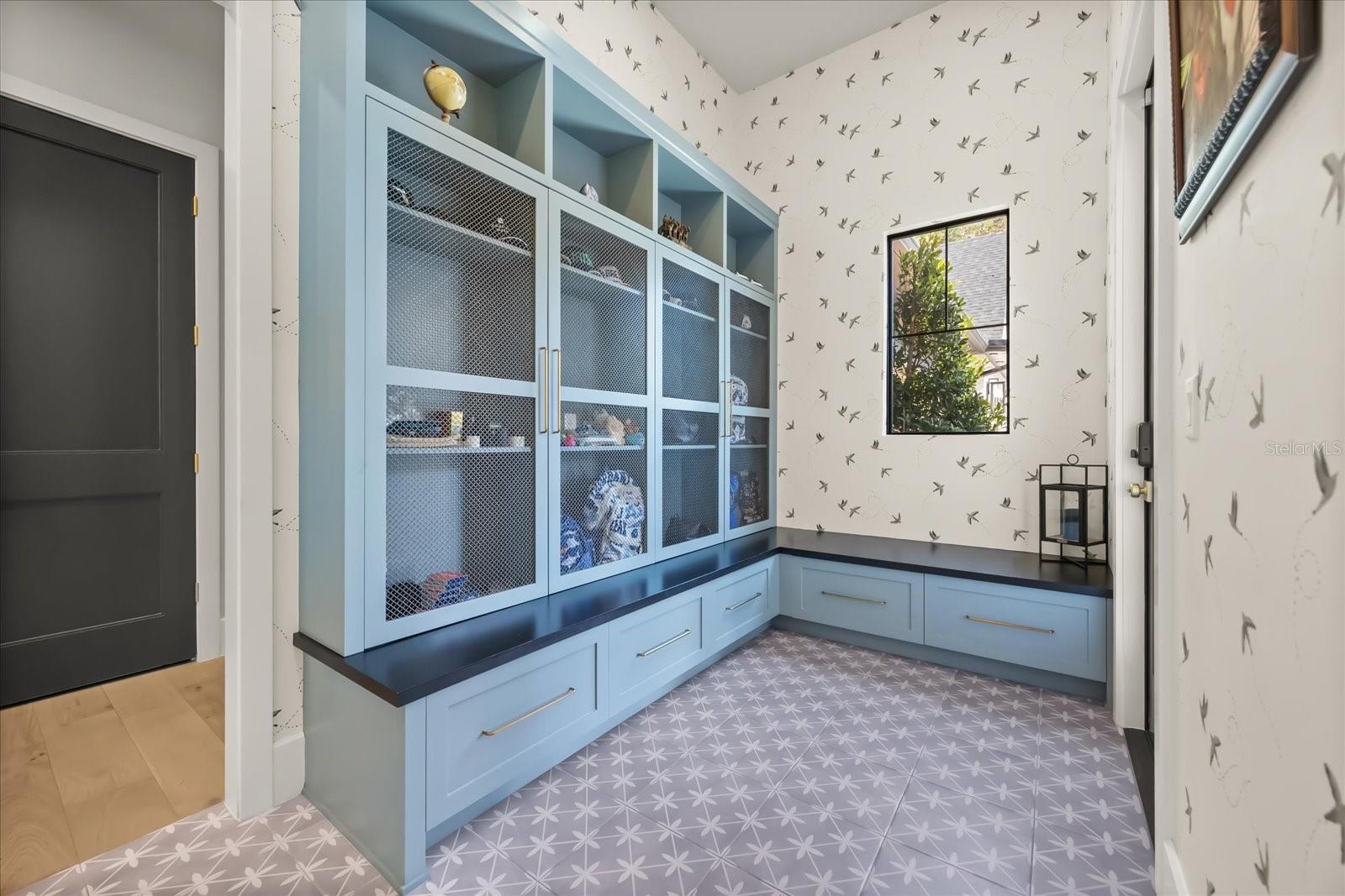 O6371168 Property Photo