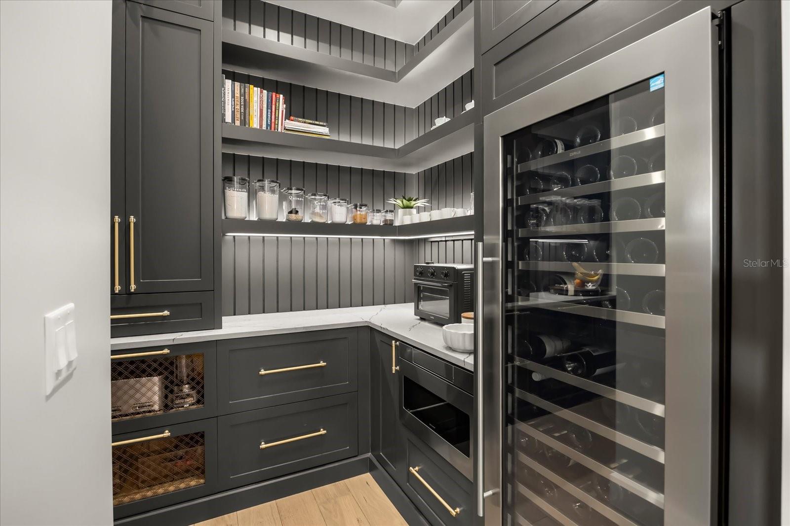 O6371168 Property Photo