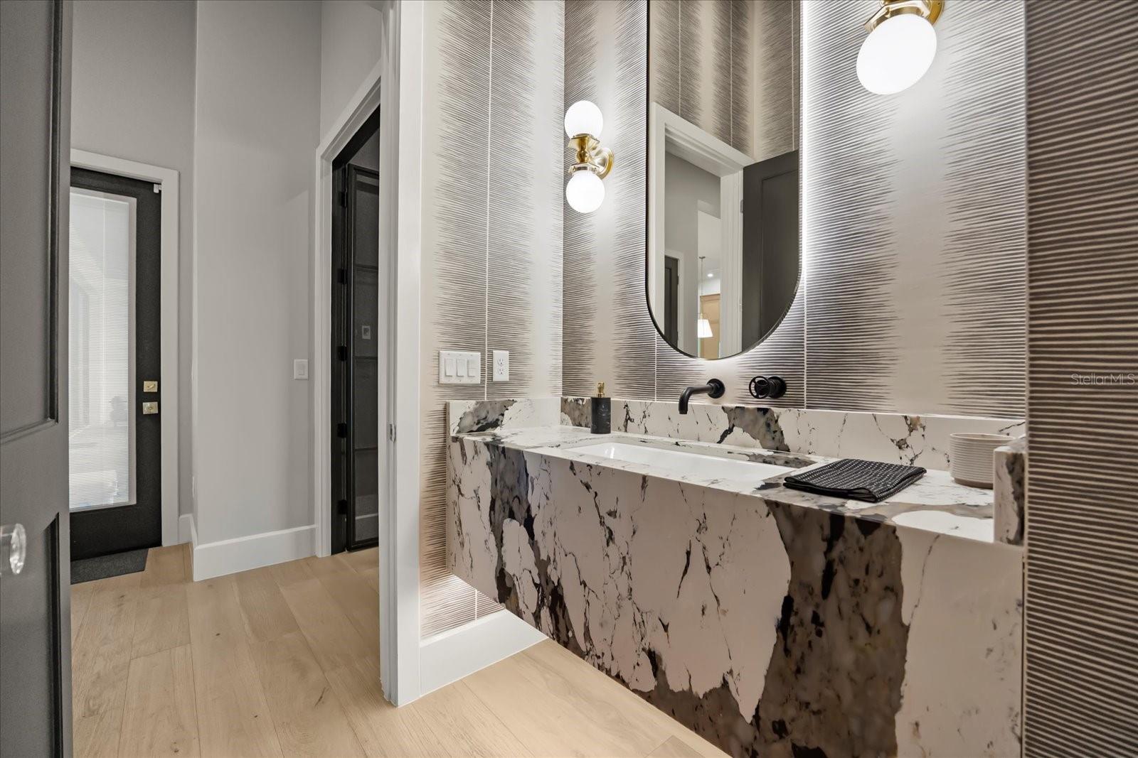 O6371168 Property Photo