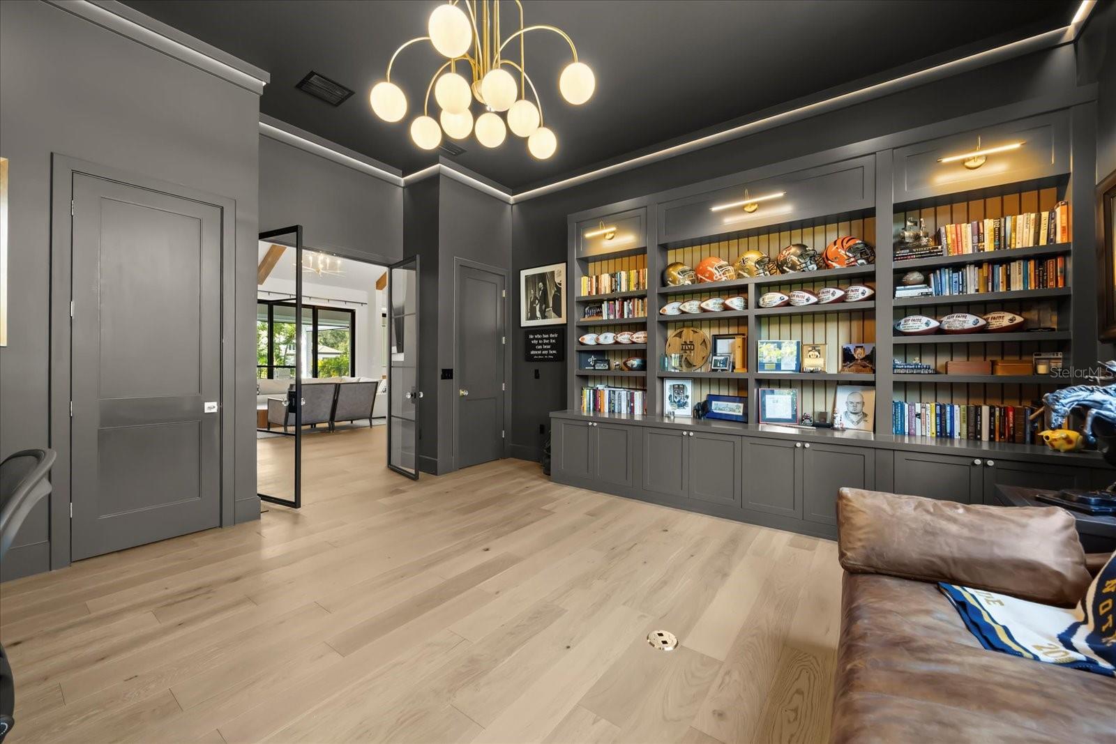 O6371168 Property Photo