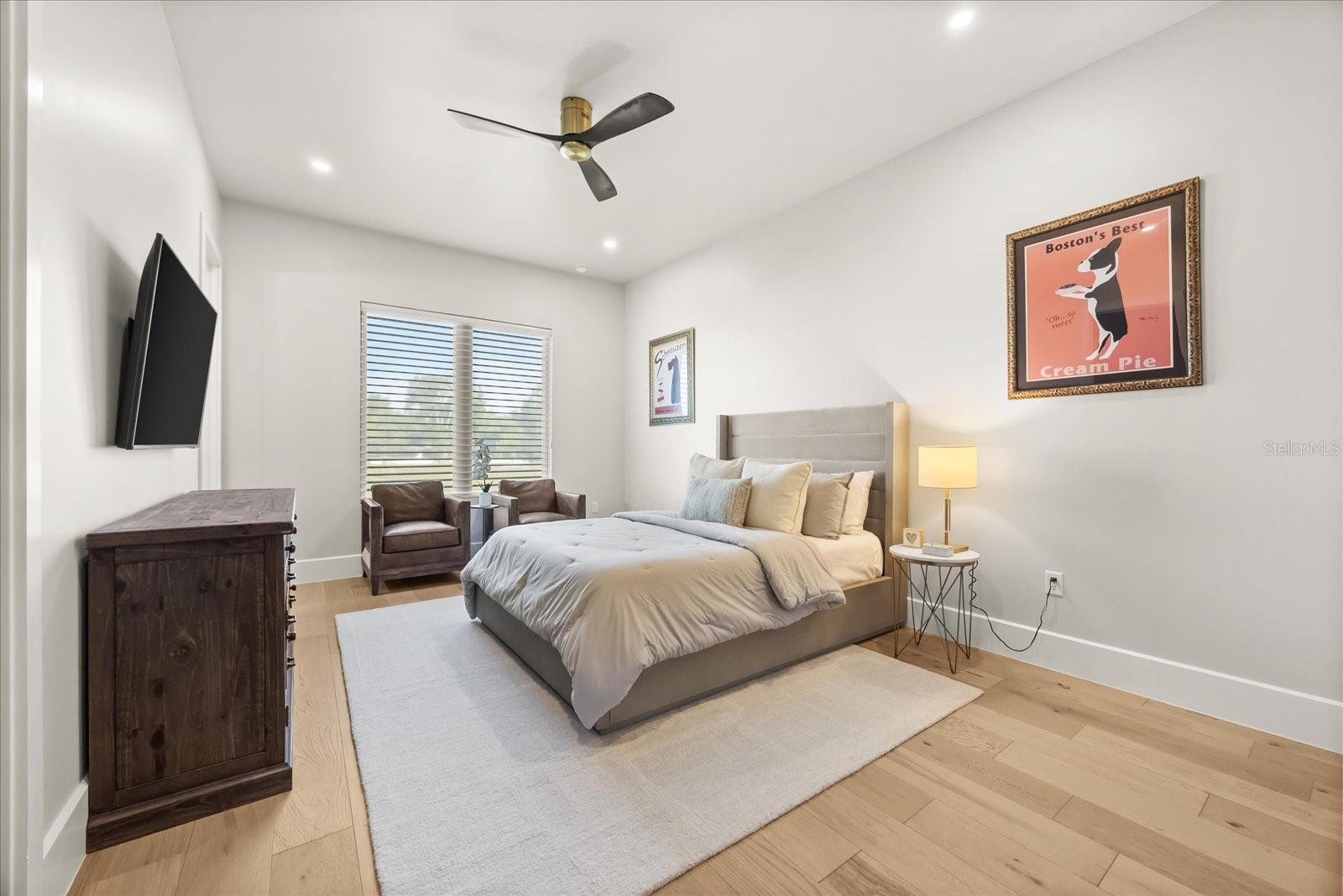 O6371168 Property Photo